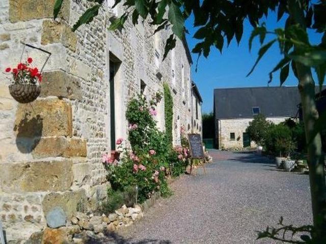 红魔3酒店 Fresney-le-Vieux 外观 照片