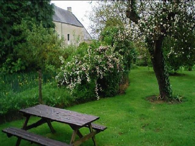 红魔3酒店 Fresney-le-Vieux 外观 照片